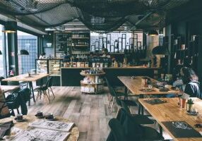 hospitality-petr-sevcovic-qe1jxyxiwoa-unsplash