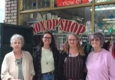 knox-gives-photo